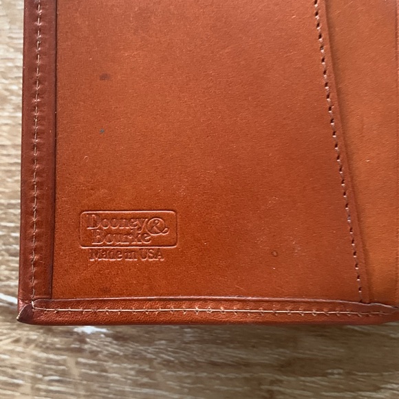 Dooney & Bourke wallet. Please see all pics for flaws - Picture 5 of 7